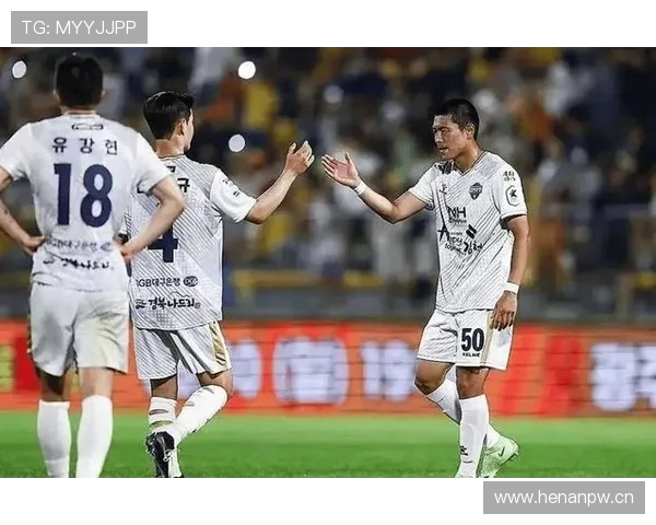 金泉尚武3-0大胜蔚山 李东炅传射助力李东俊建功